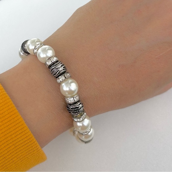 Faux Pearls with Rhinestone Rondelles and Silver Tone Beads Stretch Bracelet 8” - Picture 4 of 4